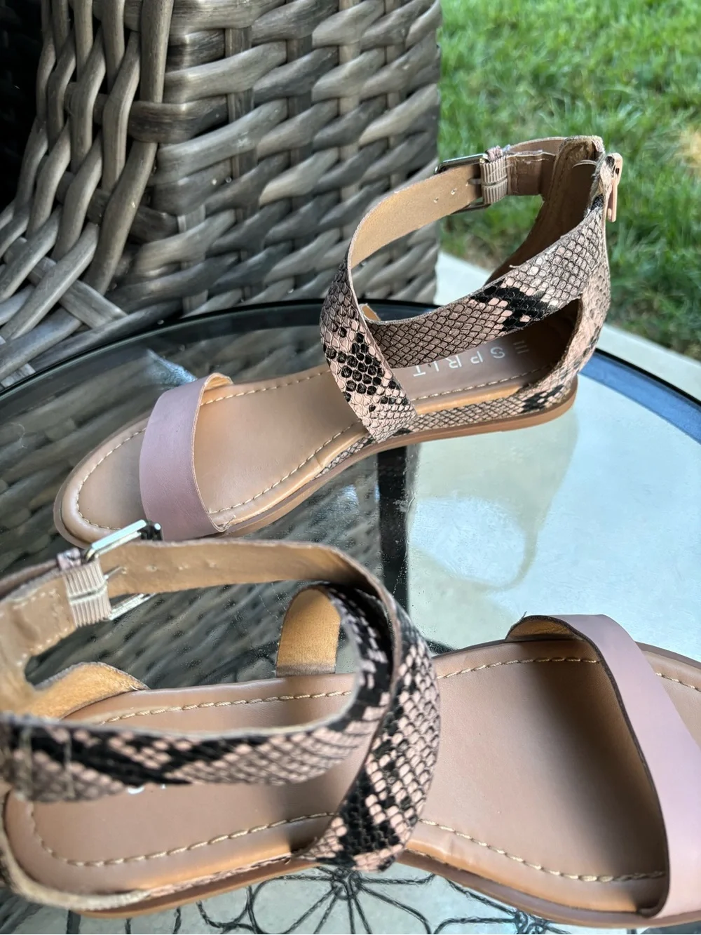 ESPRIT Women’s Size 8M Pink Blush Snakeskin Strappy Flat Sandals Ankle Strap